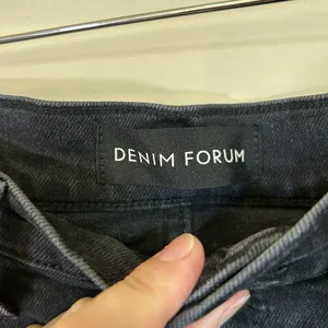 Denim Forum The Arlo High Rise Straight Leg Black Button Fly‎ Jeans Size 27 thumbnail 5