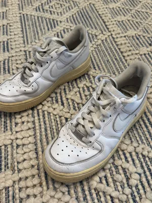 Nike Air Force 1 thumbnail 1