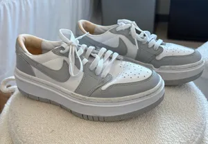Nike Jordan thumbnail 1