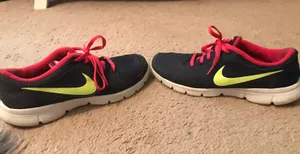 Nike Tennis Shoes thumbnail 3