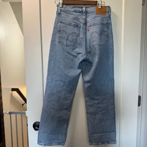 Levi’s‎ Ribcage Straight Ankle Jean High Waist Button Fly Medium Wash 27x27 thumbnail 5
