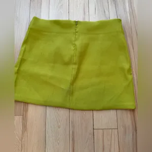 ZARA Green skirt with double slit! Size Medium! thumbnail 3