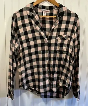 Victoria’s Secret checkered long sleeve pajama top thumbnail 1