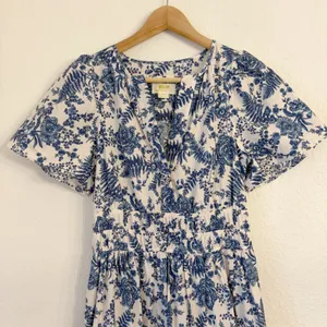 Anthropologie Somerset Maxi Dress XS Blue White Floral Tiered Smocked Waist thumbnail 3