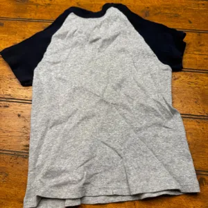 Brandy Melville Grey Black Raglan‎ Ribbed Baby Tee Short Sleeve Top One Size thumbnail 3