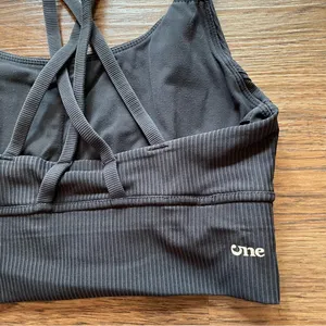 One Activewear Sports Bra Black Washed Ribbed Longline Sz 6 Strappy Back thumbnail 3