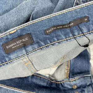 Banana Republic Wide Leg High Rise Cropped Jeans thumbnail 4