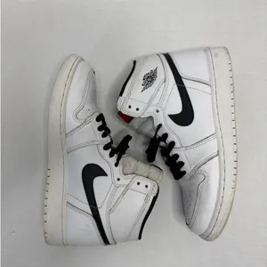 2016 Nike Air Jordan 1 Yin Yang White Black 6Y Womens 7.5 thumbnail 3
