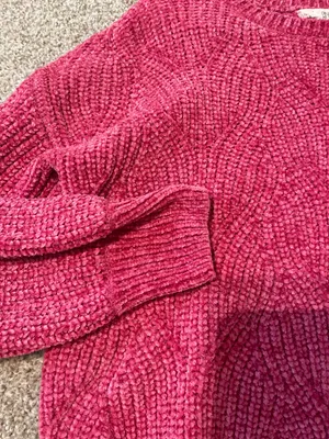 Sweater Size M thumbnail 2