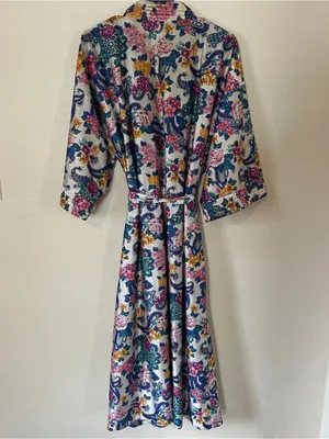 Vintage Cachet Cream Robe with Pink, Teal & Purple Floral Print thumbnail 5