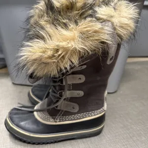 Sorel Joan of Arctic Gray Leather Winter Boots 7 /38 Eu Faux Fur‎ Warn thumbnail 1