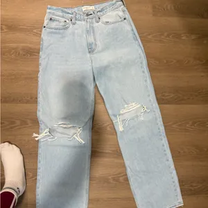 NEW ABERCROMBIE AND FITCH jeans size 4 thumbnail 2