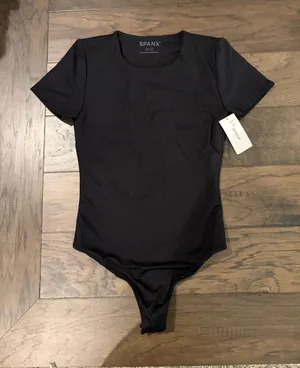 New With Tags Spanx Smooth Jersey Short Sleeve Crew Bodysuit Sz XS thumbnail 1