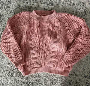 Chunky Cable Knit Women's Sweater thumbnail 1