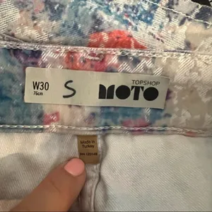Top Shop Moto colorful distressed velvet jean shorts, button fly size 28/29(M) thumbnail 7