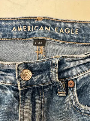 American Eagle Strigid Distressed Mom Jeans Light Wash Size 6 Regular thumbnail 6