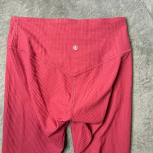 Lululemon‎ V Waist Yoga Tight 25" Grid Texture Leggings Size 8 Vintage Rose thumbnail 9