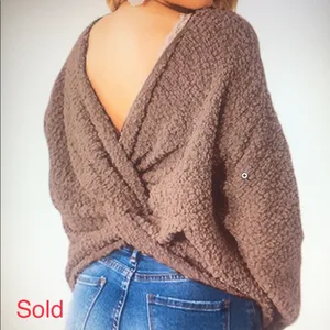 Rose twist back sweater Size undefined thumbnail 2