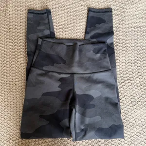 Aerie Camo Workout Leggings thumbnail 2