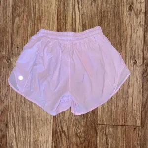 Lululemon Hotty Hot Short II thumbnail 4