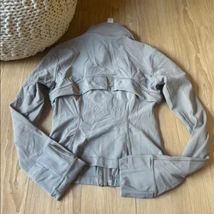 lululemon athletica Women's Light Gray Utility Jacket thumbnail 3