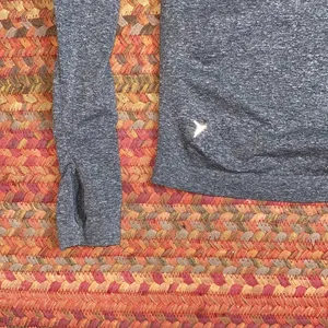 Old Navy Grey Laser Cut Athletic Long Sleeve Top thumbnail 4