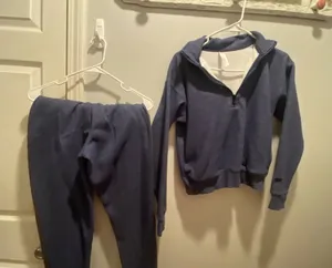 Fabletics outfit thumbnail 1