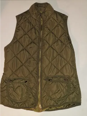 Love Tree Olive Quilted Sleeveless Vest with Front Zip thumbnail 1