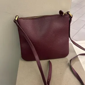 Lauren Ralph Lauren Pebbled Burgundy Crossbody with Gold Hardware-Excellent thumbnail 5