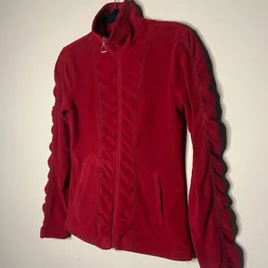 Ariat Red Ruched Sleeve Fleece Jacket thumbnail 2