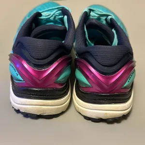 Brooks ascend 4 guiderails thumbnail 10