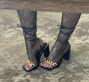 Lace thumbnail 2