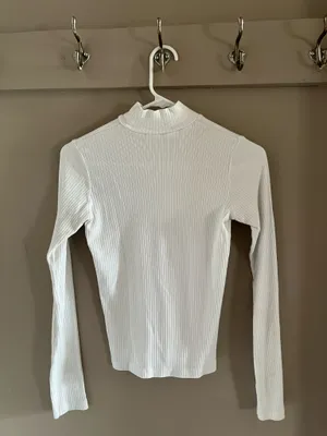 Brandy Melville Turtleneck Long Sleeve thumbnail 2