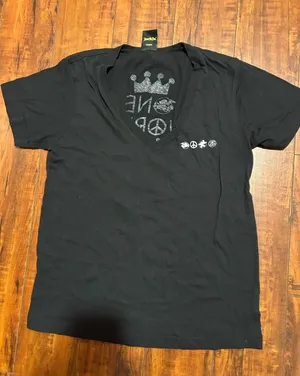 Crown Graphic V-Neck T-Shirt - Black thumbnail 1