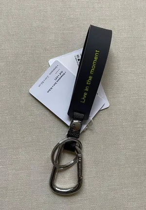 Lululemon silicone keychain - Traverse Grey thumbnail 6