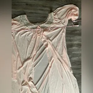 Miss Elaine Pink Sheer Lace Robe thumbnail 5