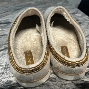 Nautica Cream Slippers Cozy Indoor Comfort thumbnail 6