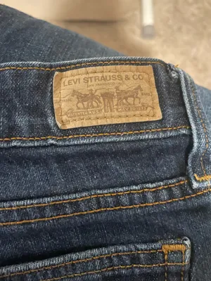 Levi 525 Low Bootcut Women’s Jeans Size 6 thumbnail 6