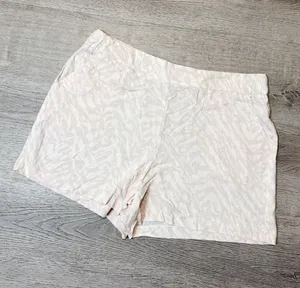 •NINE WEST• MID RISE SHORTS thumbnail 1
