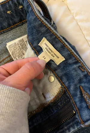 Madewell dark wash curvy perfect straight jeans thumbnail 2