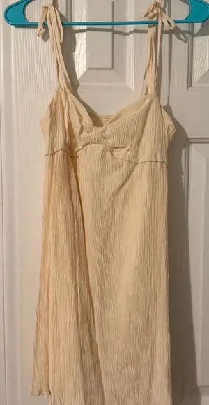 Yellow Tie thumbnail 1