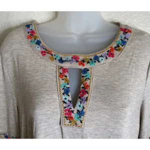 Democracy Womens Small Beige Top‎ Floral Embroidered Bell Sleeve Boho Festival thumbnail 3
