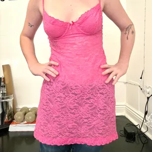 Victoria’s Secret Hot Pink Lace Chemise Slip Size Medium thumbnail 2
