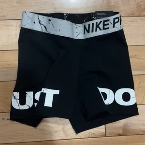NIKE PRO TIGHT FIT SHORTS thumbnail 1