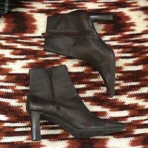 90s Predictions Chocolate Brown genuine leather ankle pointed square toe boots 3" heels Size 10 thumbnail 2