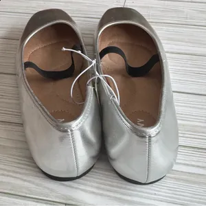 Old Navy Silver Women's Ballet Flats Sz 6 thumbnail 5