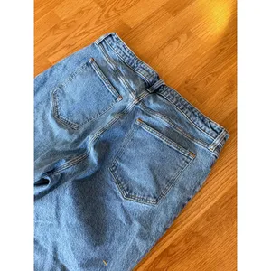 Abercrombie & Fitch Curve Love Vintage Flare High Rise Split Hem Jeans Size 33 thumbnail 5