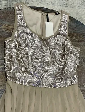 Doe & Rae Boutique Gold Sequin Beaded Sleeveless Cocktail Dress - Small - NWT thumbnail 4