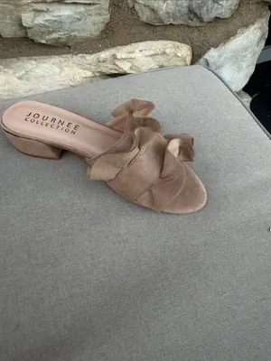 Journee Collection Taupe Ruffle sandals size 6 NEW thumbnail 8