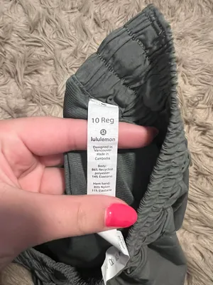 Lululemon Hotty Hot Short 2.5” thumbnail 4